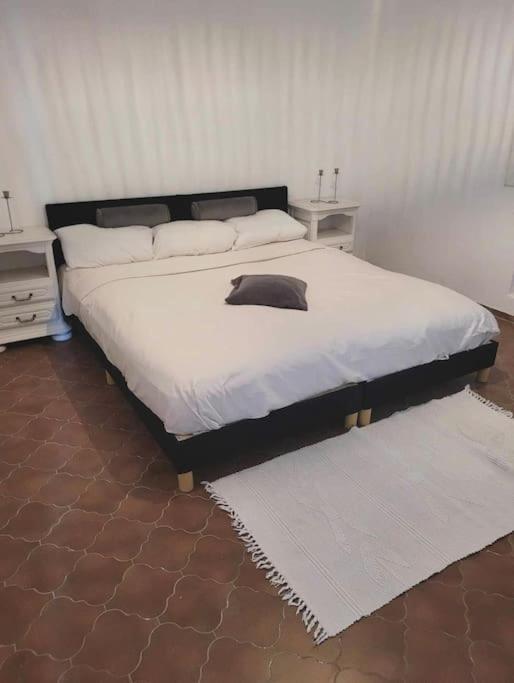 Appartement Proche Aeroport Marseille Marignane - Studio Confortable - Logement Ideal - Hebergement Tout Equipe Роняк Екстериор снимка