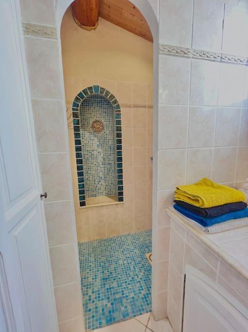 Appartement Proche Aeroport Marseille Marignane - Studio Confortable - Logement Ideal - Hebergement Tout Equipe Роняк Екстериор снимка