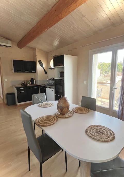 Appartement Proche Aeroport Marseille Marignane - Studio Confortable - Logement Ideal - Hebergement Tout Equipe Роняк Екстериор снимка