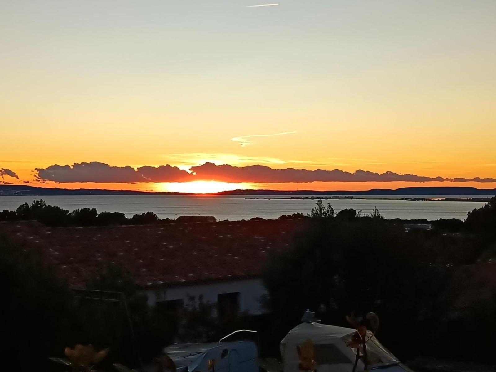 Appartement Proche Aeroport Marseille Marignane - Studio Confortable - Logement Ideal - Hebergement Tout Equipe Роняк Екстериор снимка