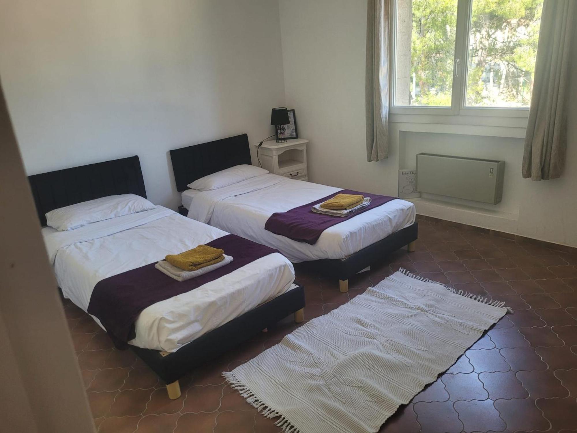 Appartement Proche Aeroport Marseille Marignane - Studio Confortable - Logement Ideal - Hebergement Tout Equipe Роняк Екстериор снимка